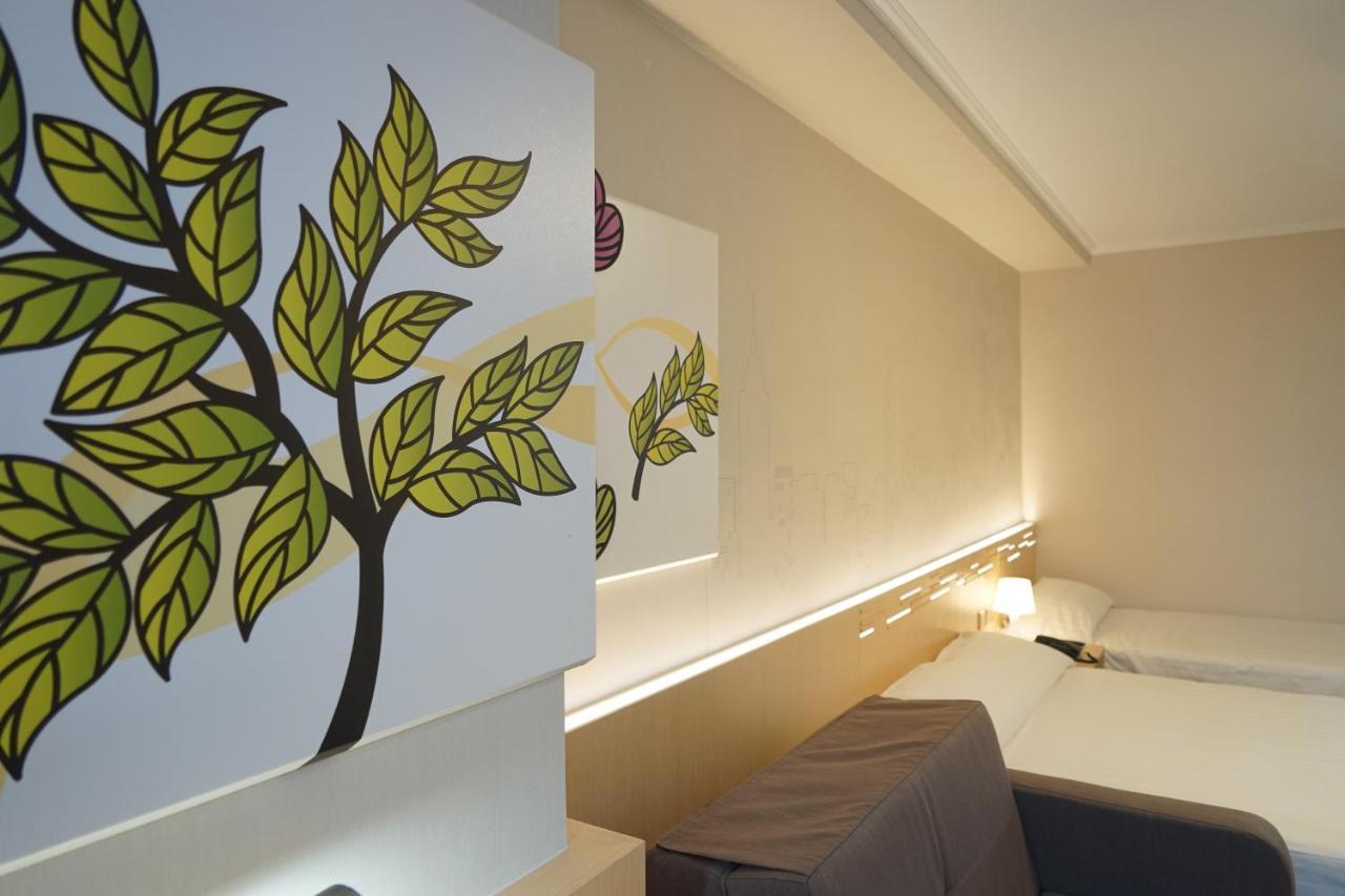 West Inn Hong Kong Exterior photo